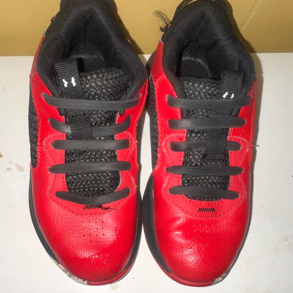 Under Armour Black Athletic Shoes.  (#95)
